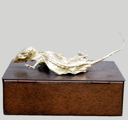 Platte Ratte in Gold